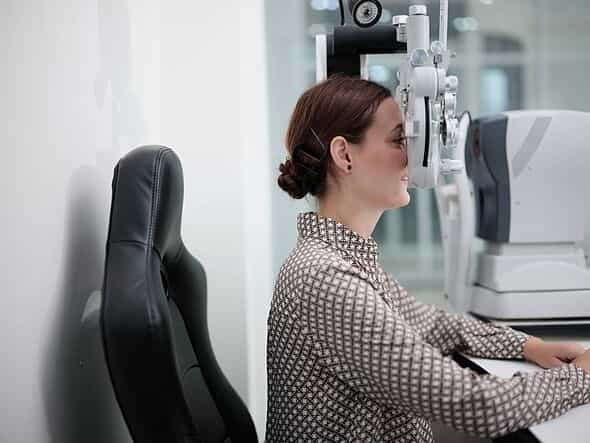 ऑप्टोमेट्रिस्ट ने आंखों के स्वास्थ्य के लिए आहार पर सलाह दी