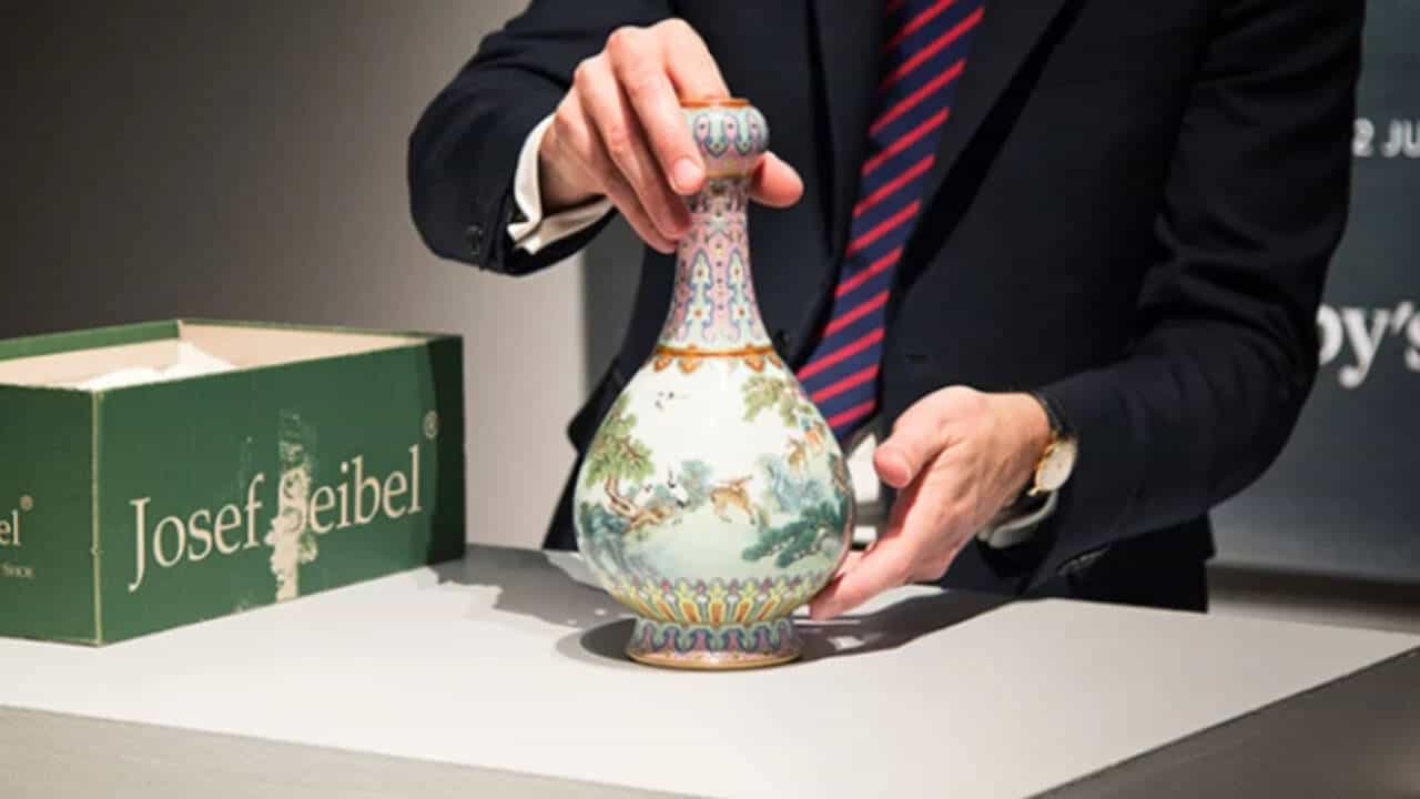 French Family Sells 18th-Century Chinese Vase for €16.18 Million