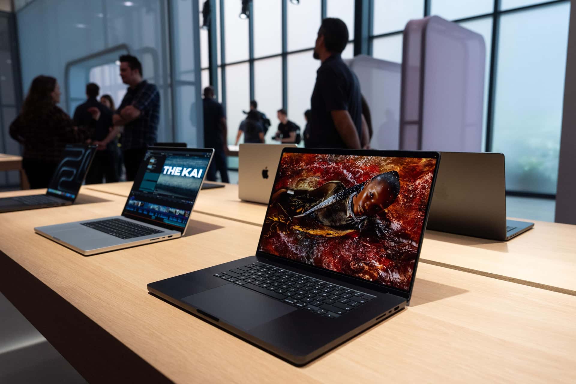 Apple Set to Launch Touch-Screen MacBook and New iPad Mini in Late October