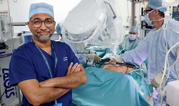 Surgeon Pioneers Robotic Surgery for Endometriosis Through Belly Button