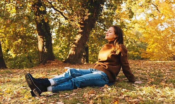 9 Ways to Boost Your Wellbeing Before Winter, Says Psychotherapist