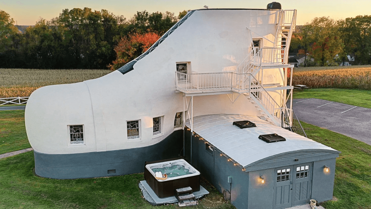 Pennsylvania's 25-Foot Shoe House Restored for Overnight Stays