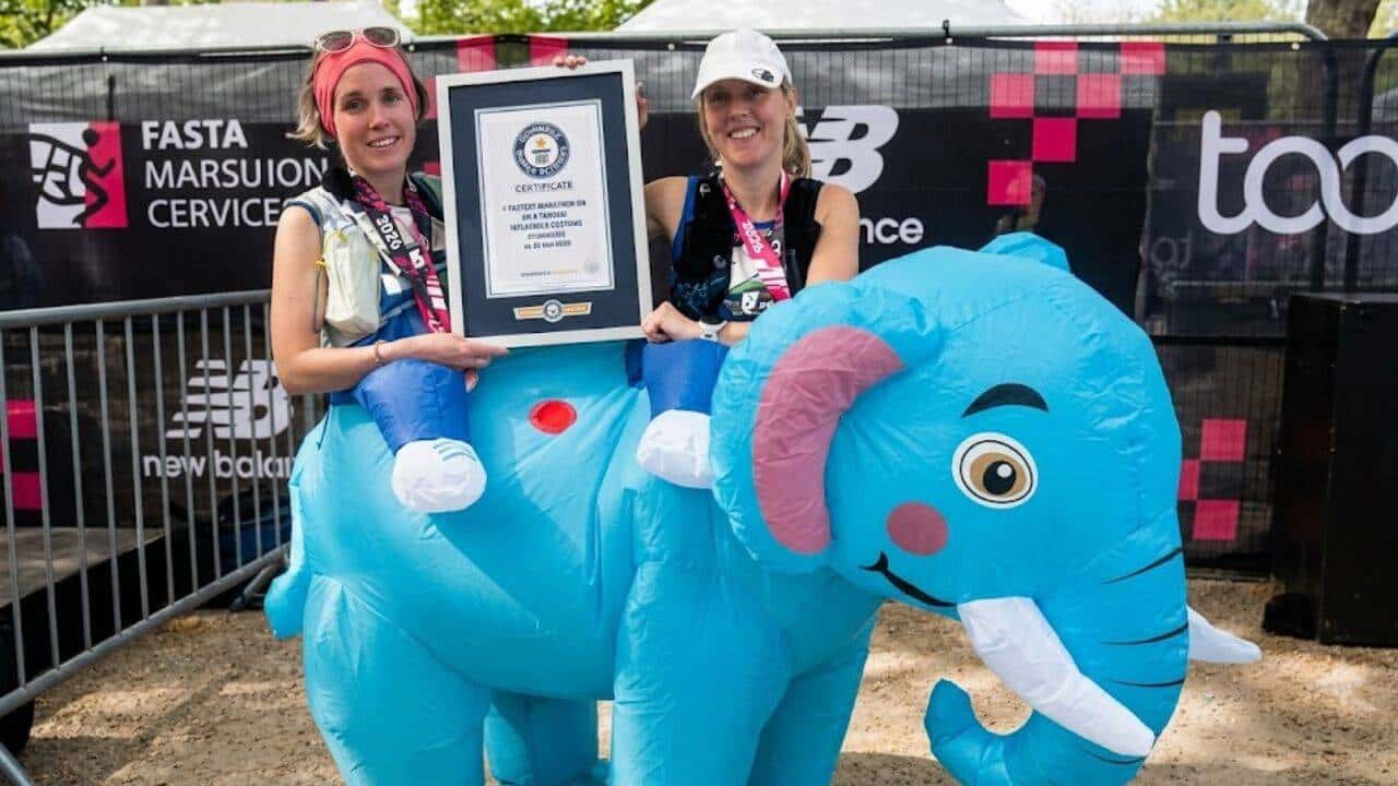 Runners Set World Record in London Marathon Inside Inflatable Elephant