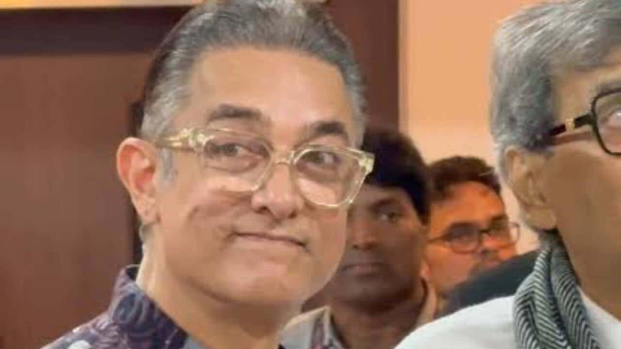 आमिर खान ने बालों को रंगना बंद किया, प्राकृतिक भूरे रंग को अपनाया