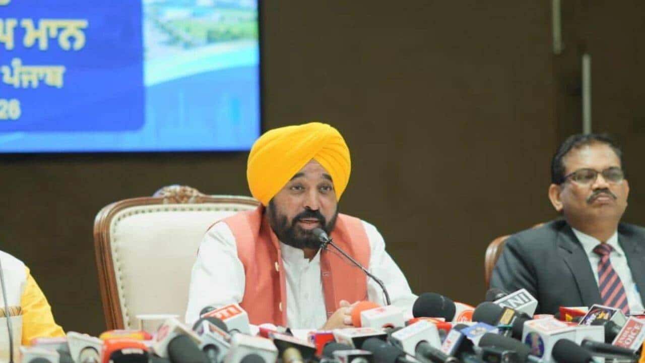 'बीजेपी का चुनावी अभियान शुरू हो गया है': मान ने OSD, 5 अन्य पर CBI छापों पर कहा