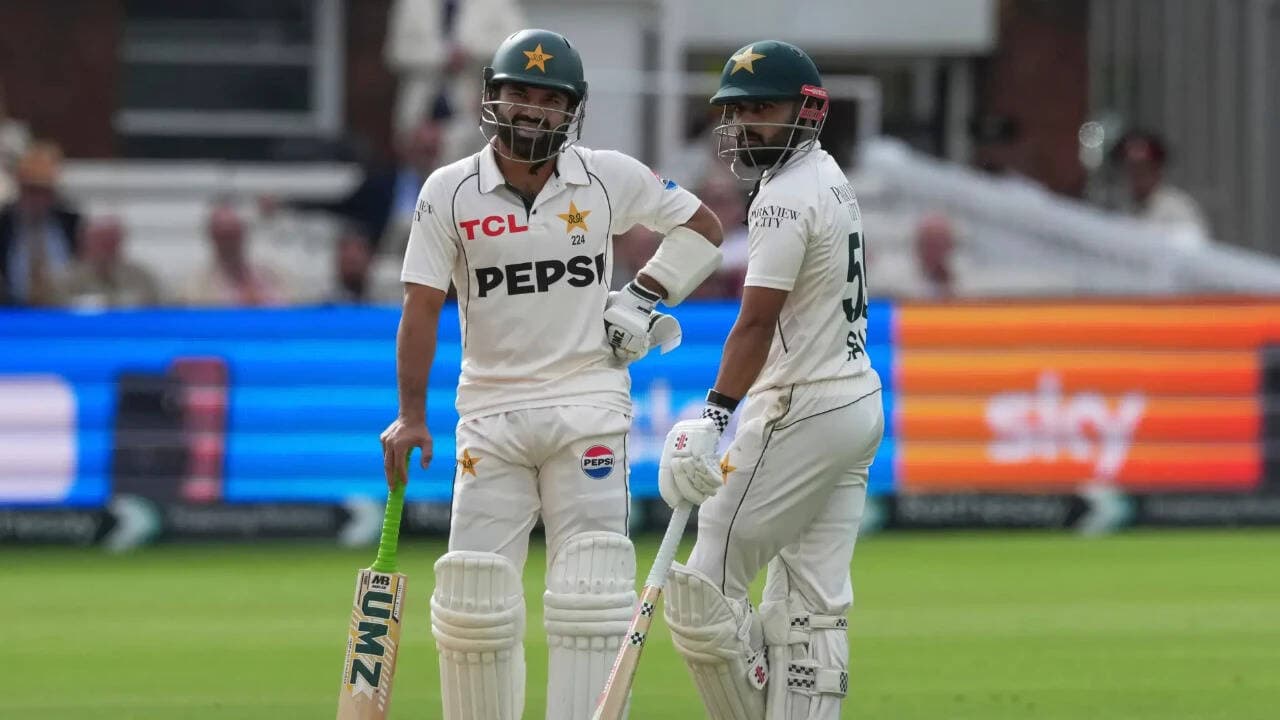 Ex-Pakistan Cricketer Kamran Akmal Criticizes PCB for Sending Players Home