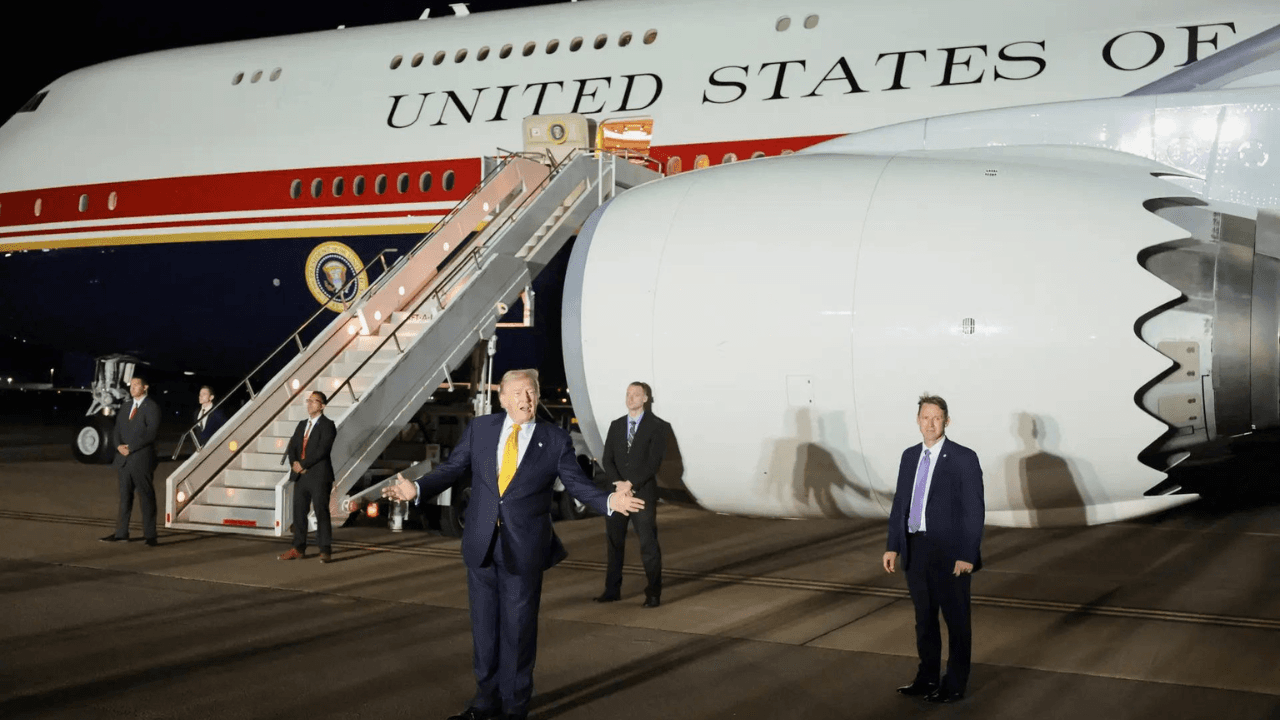 Trump to Fly Qatari-Gifted Boeing 747 for International Trips Despite Security Concerns