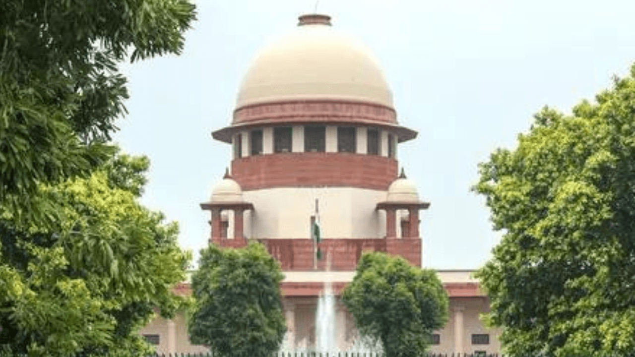 सुप्रीम कोर्ट ने धोखाधड़ी से ST प्रमाणपत्र का उपयोग करने वाले इंजीनियर को पेंशन दी