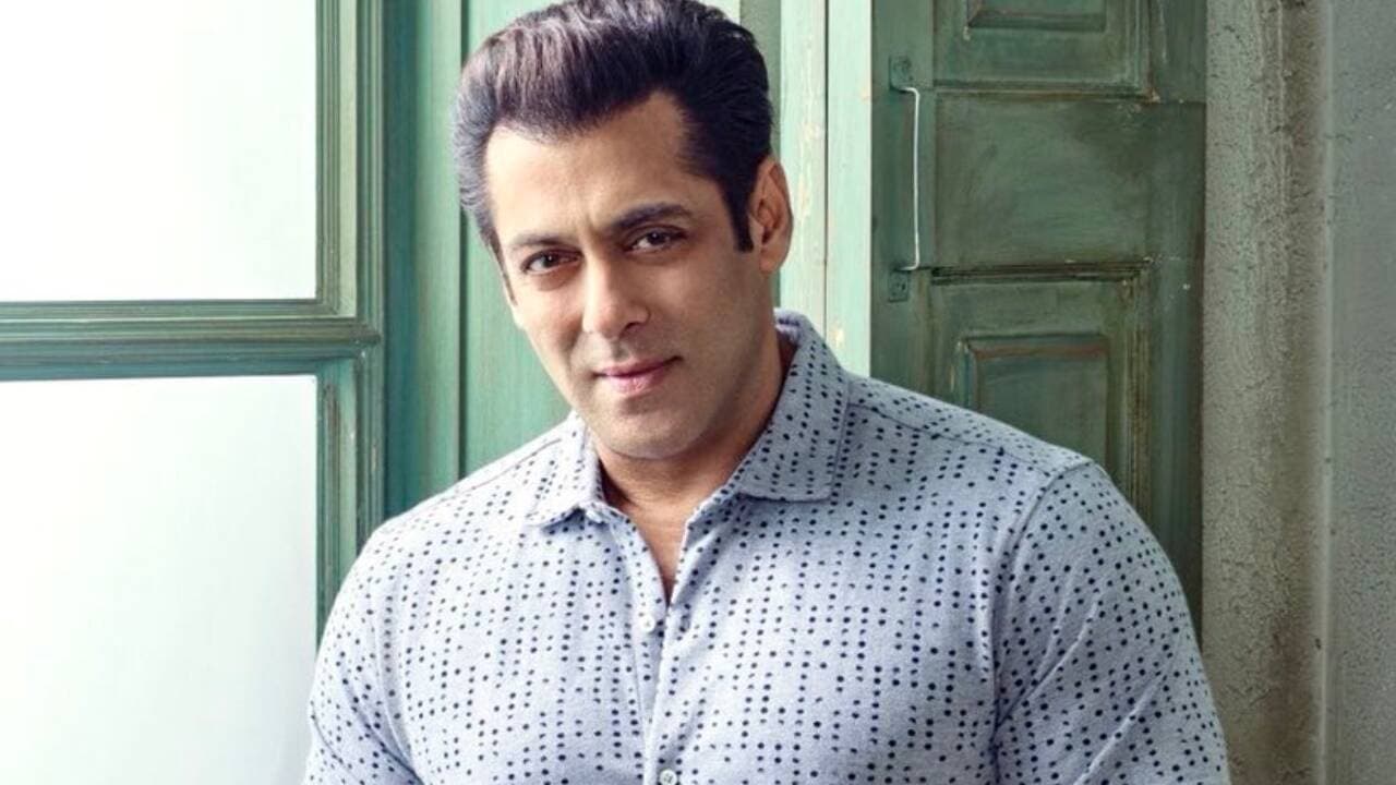 Salman Khan Irritated with Paparazzi on 'Bigg Boss 20' Sets; Asks Photographers to Maintain Distance