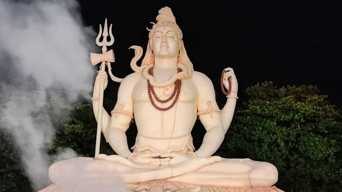 गुरु प्रदोष व्रत 2026: आज की पूजा का विशेष महत्व